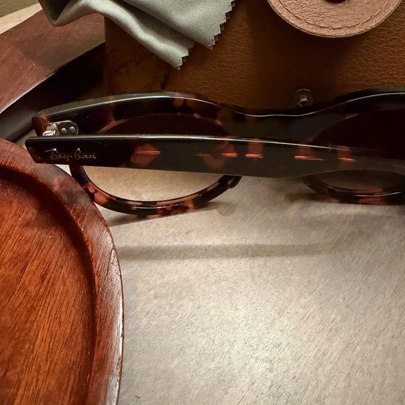 Ray-Ban Classic Tortoise Sunglasses - Picture 3 of 11